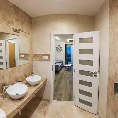 아파트 Rooftop Ii. 코시체